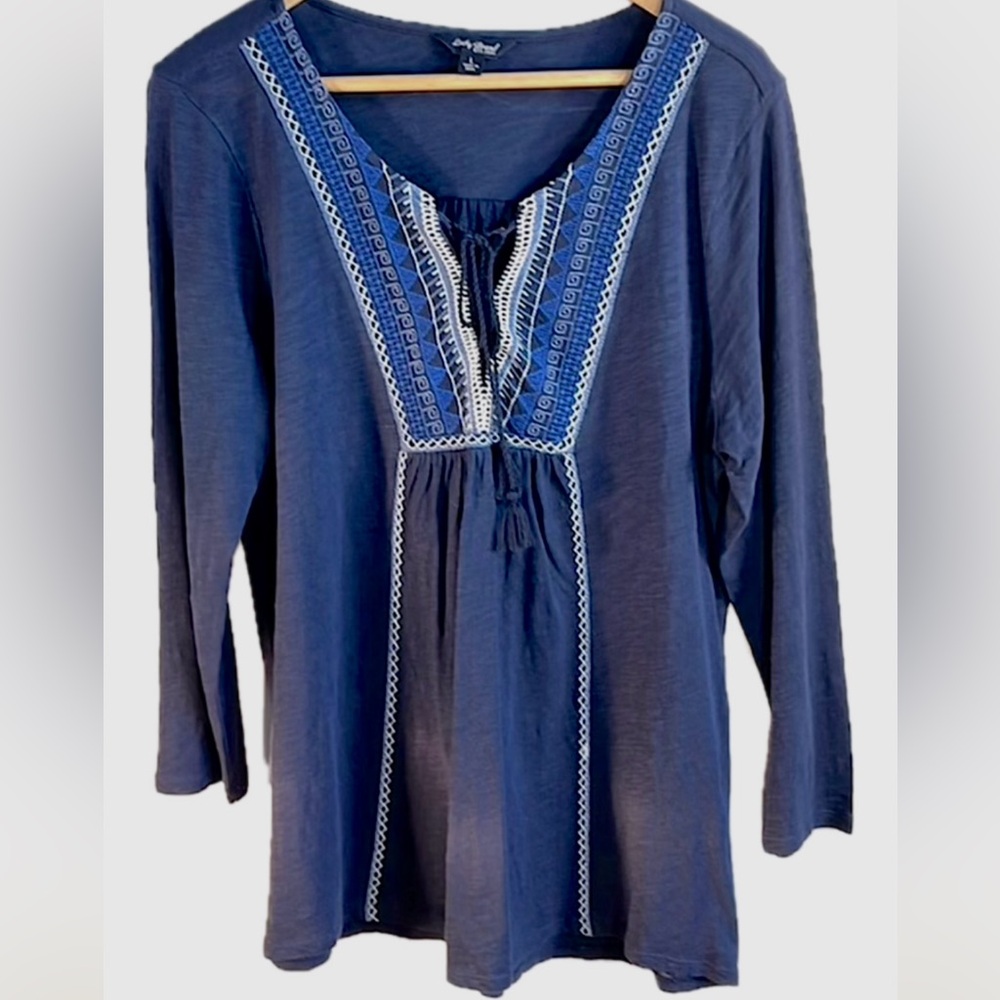 Lucky Brand Blue Large Pull Over Top NWOT With Blue and White appliqué